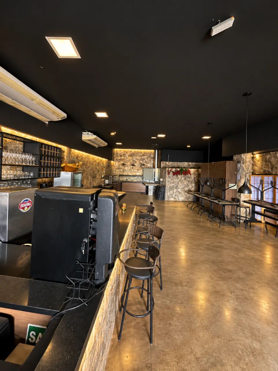 RESTAURANTE COMPLETO + DISTRIBUIDORA DE BEBIDAS À VENDA - GUARÁ/DF - Foto 5