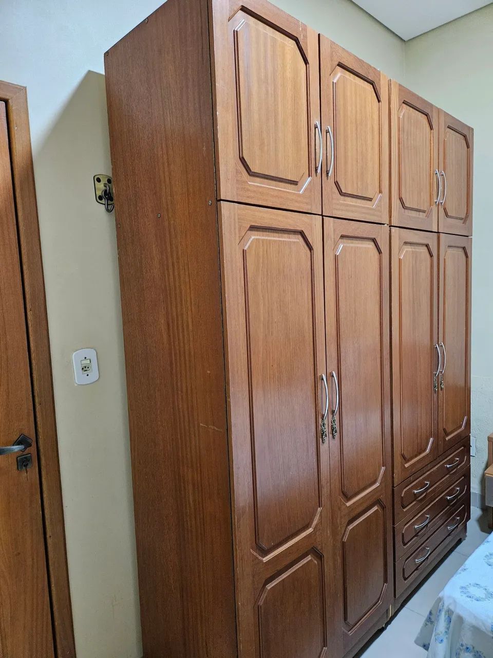 Vendo guarda-roupa de madeira - Foto 2