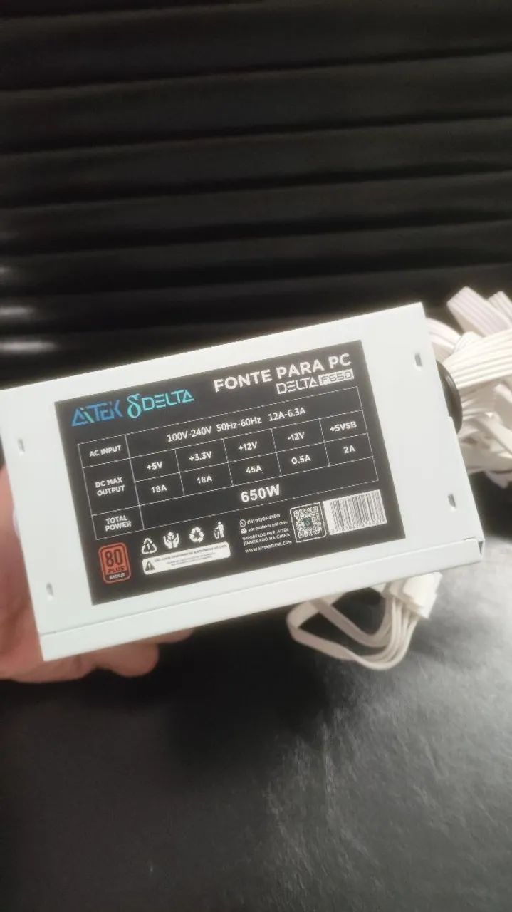 Fonte Gamer branca Delta, 650w 80 plus Bronze.