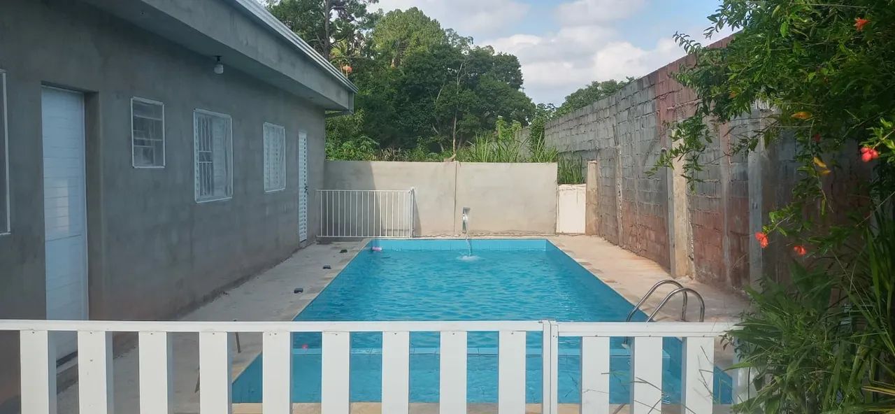 Vendo casa com piscina e ampla garagem - Foto 3