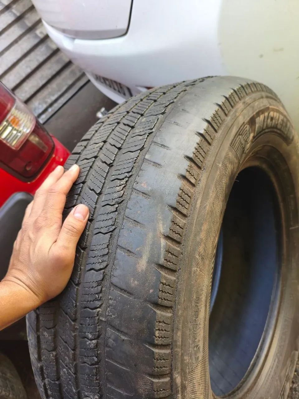 Pneu Michelin 265/65R17 - Foto 5