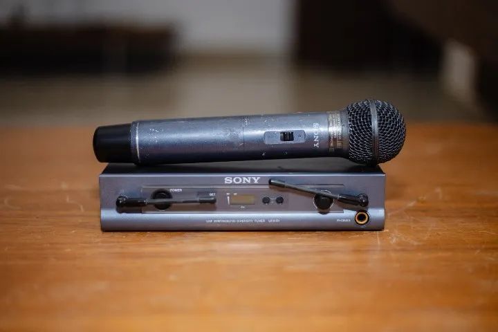 base sony URX-R1e microfone UTX-H1