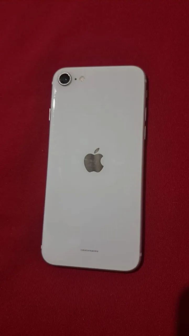 Vendo iPhone SE 64 gigas R$ 500