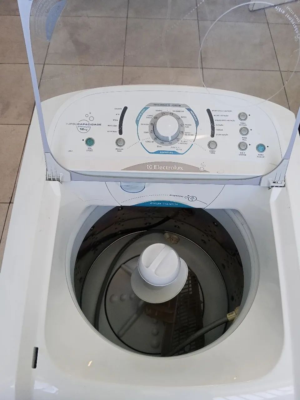 Vende se com defeito 