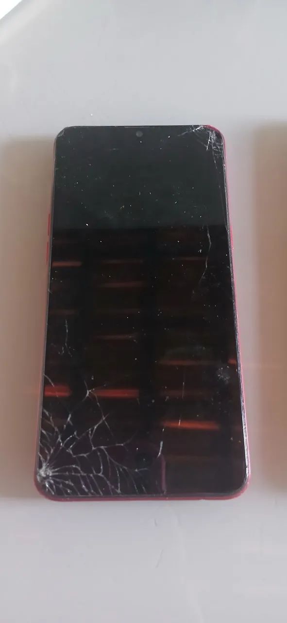 Celular com defeitos
