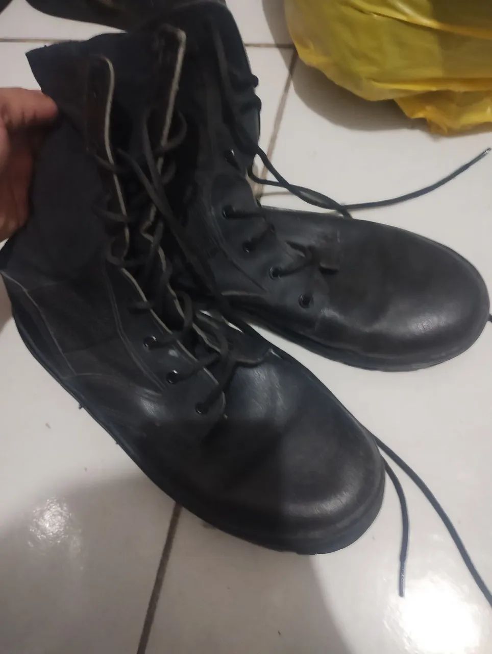 Coturno militar n° 42