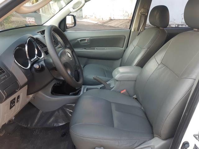 Hilux SRV CD 4x4 mecanico 2006 - Foto 12