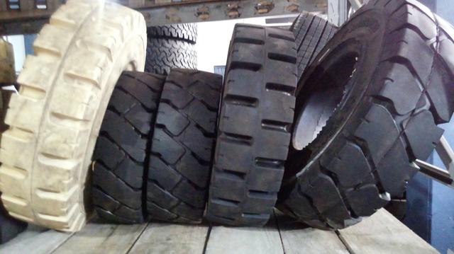 Pneus maciços 500-8 novos