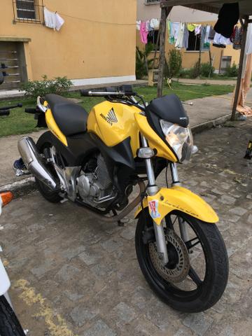 Cb 300 2012 troco em Titan ou fan 150
