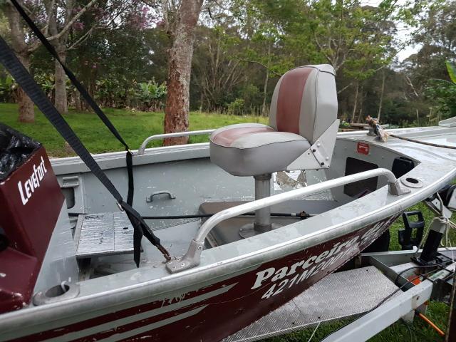 Barco Lancha 5Mts motor Yamaha 40HP com comando original - Foto 2