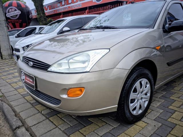 Focus Hatch 1.8 Ano 2003 - Foto 17