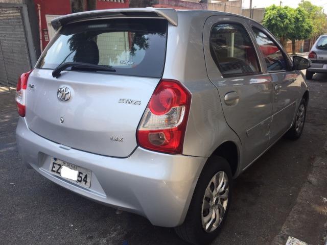 Toyota Etios 1.3 X 16V Flex Completo Baixa Km Unico Dono - Foto 6