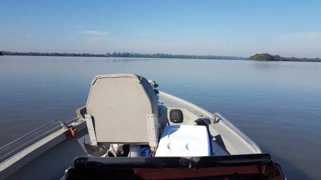 Barco Lancha 5Mts motor Yamaha 40HP com comando original - Foto 3