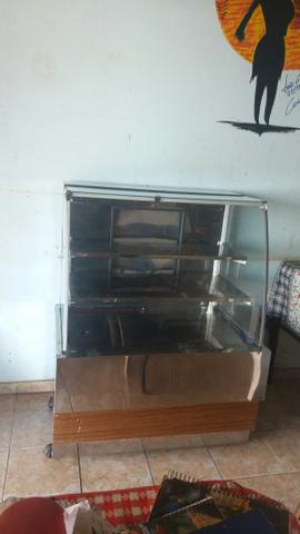 Freezer vitrinhe de 3000 por apenas 1500 acompanha nota fiscal - Foto 5