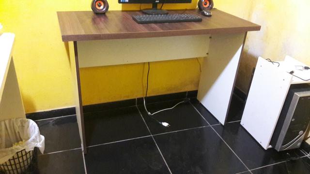 Mesa mdf estilo reta - Foto 3