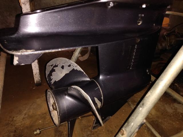 Lancha com motor 40HP yamaha