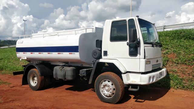 Ford cargo 1722E PIPA 10 mil litros