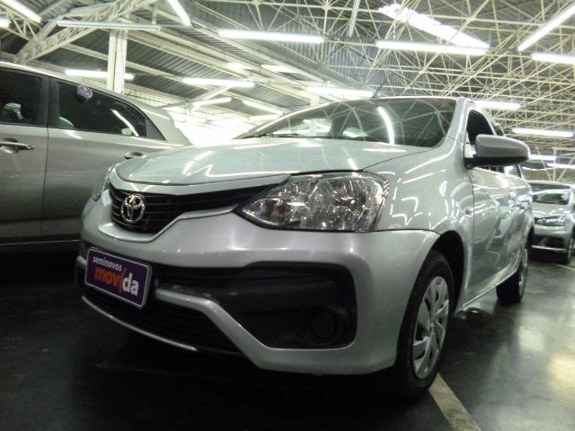 Toyota Etios XS 1.5 Manual - Foto 8