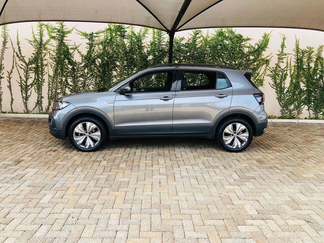 VOLKSWAGEN T-CROSS COMFORTLINE 1.0 TSI FLEX 5P AUT.