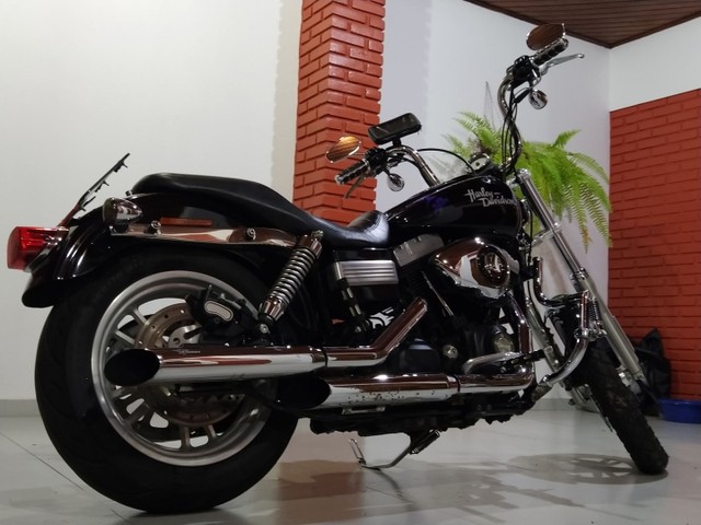 HARLEY DAVIDSON DYNA SUPER GLIDE 2009