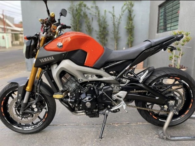 MOTO YAMAHA MT 09 850 2016
