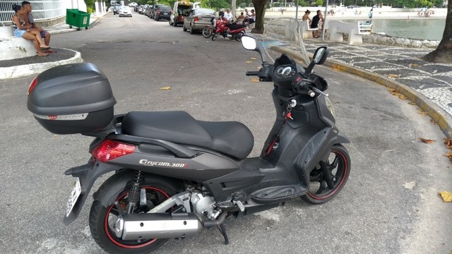 CITICOM 300I 2015 CBS C/ BAÚ E PARABRISAS