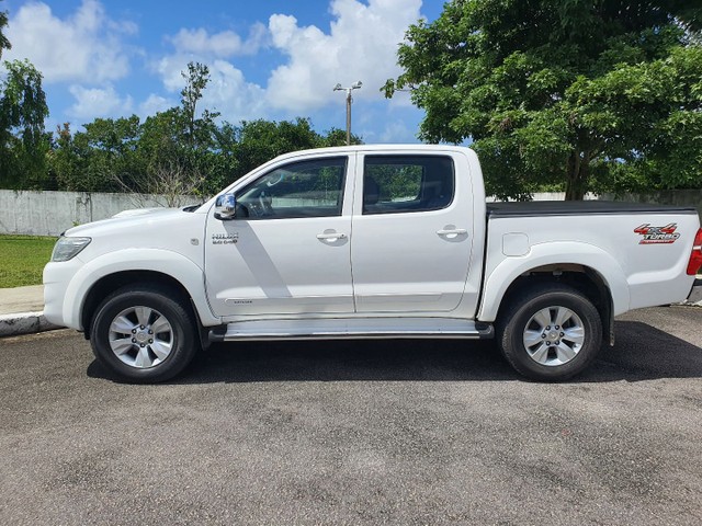 TOYOTA HILUX SR 2015  TODOS OS OPCIONAIS DA SRV 