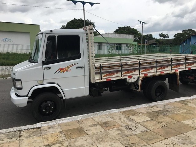 CAMINHÃO