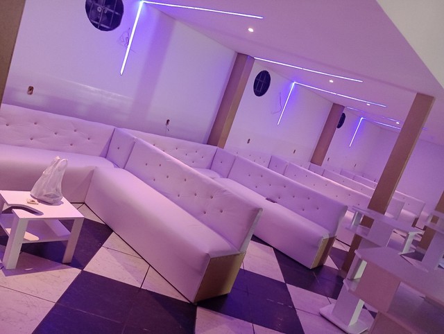 sofá para tabacaria lounges e lanchonete e barbearia  - Foto 5