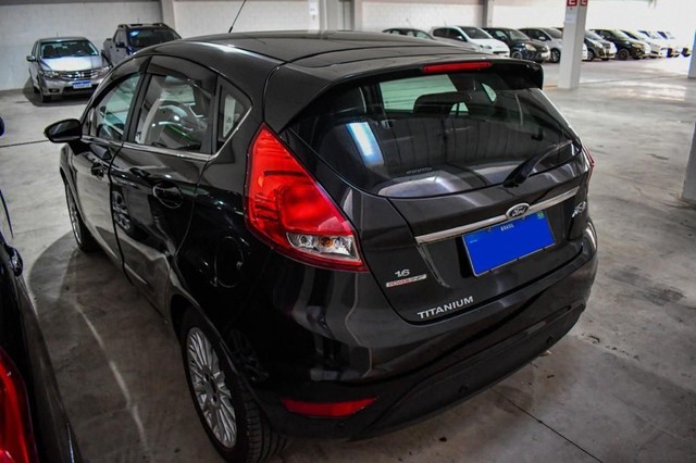 Fiesta Titanium 