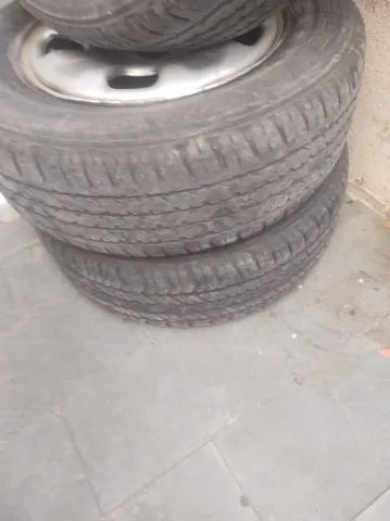 Pneus 215/65/r16 com rodas completo! - Foto 3