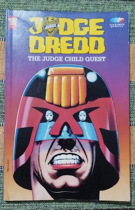 HQ Judge Dredd - The Judge Child Quest Trade Paperback original em inglês