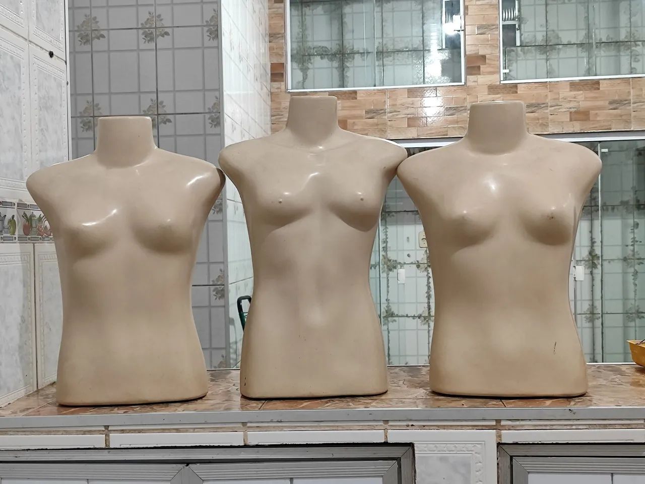 Manequins semi novos em perfeito estado 
