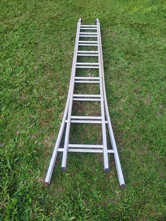 Escada de alumínio -18 degraus 4,5 m - Foto 3