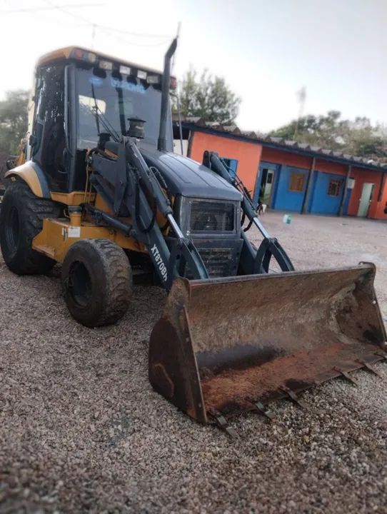 Vendo Retroescavadeira 2020 XCMG 4x4