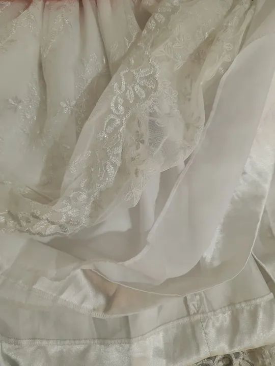 Vestido de renda branco infantil desapego 6 anos  - Foto 5