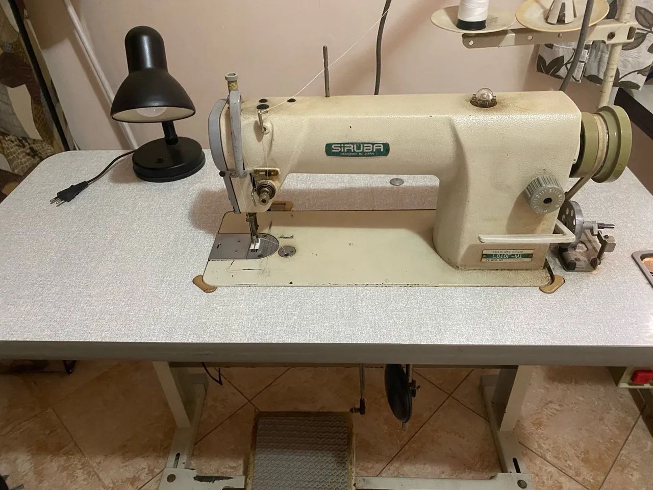 Máquina de Costura Siruba Industrial L818F-M1