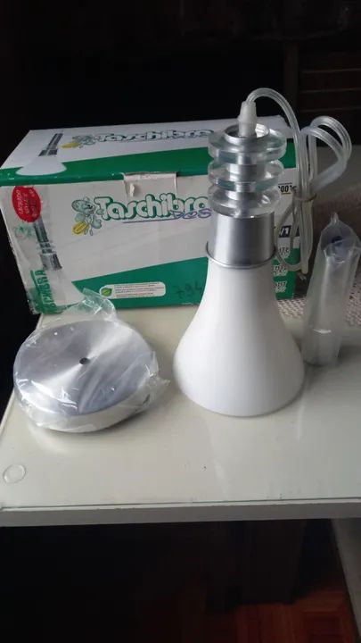 Vendo lustres pendentes  todo de alumínio e outro alumínio  com vidro murano  e outr