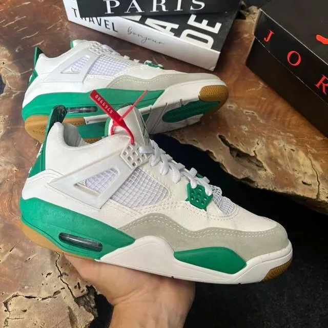 Tênis Jordan 4
