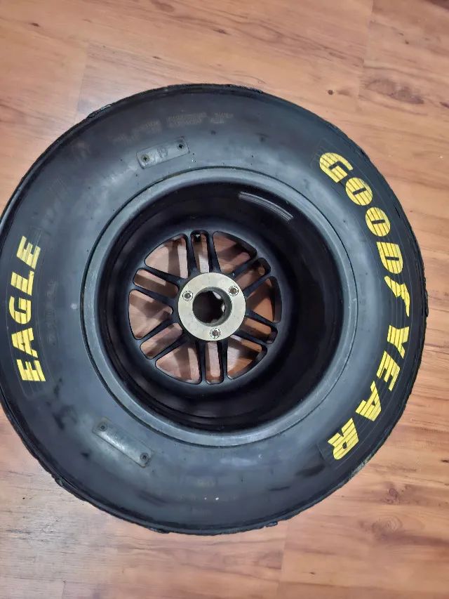 Roda + Pneu de Fórmula 1 - Williams 1996 Damon Hill - Foto 3