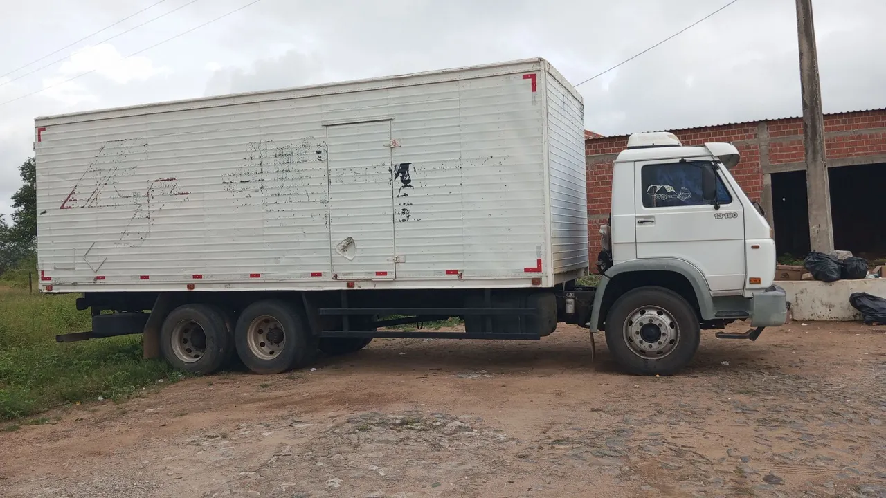 Volkswagen 13/180 vende-se ou troca