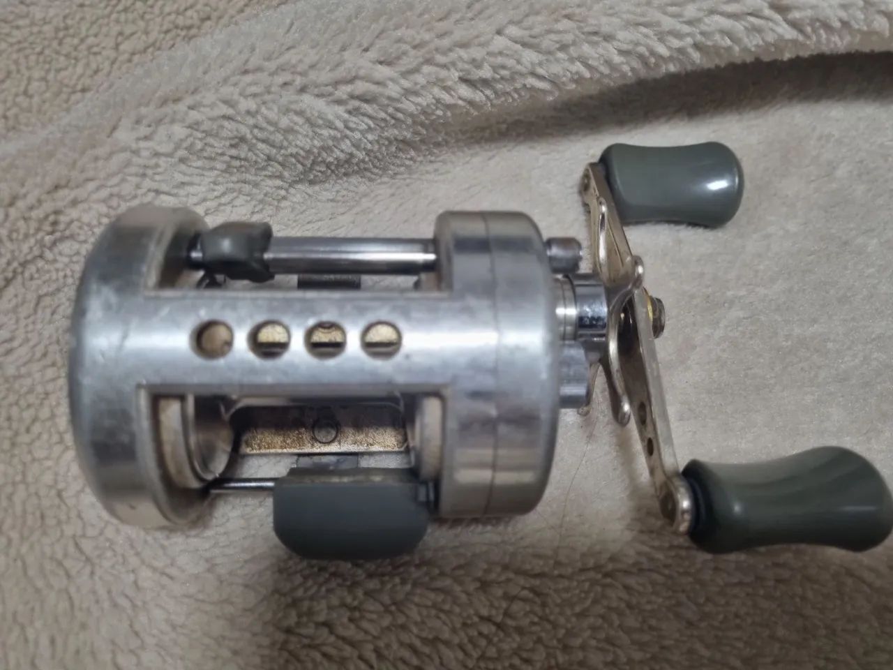 Carretilha de Pesca fierro 6000 - Foto 2