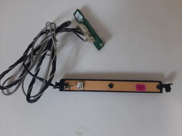 Botão Power e volume + sensor controle Remoto Tv Philips 40 Mod: 40pfl5605d/78 Usado - Foto 2