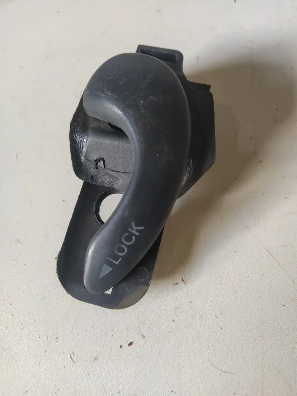 MACANETA INTERNA PORTA DIANTEIRA DIREITA FIAT STRADA 2012
