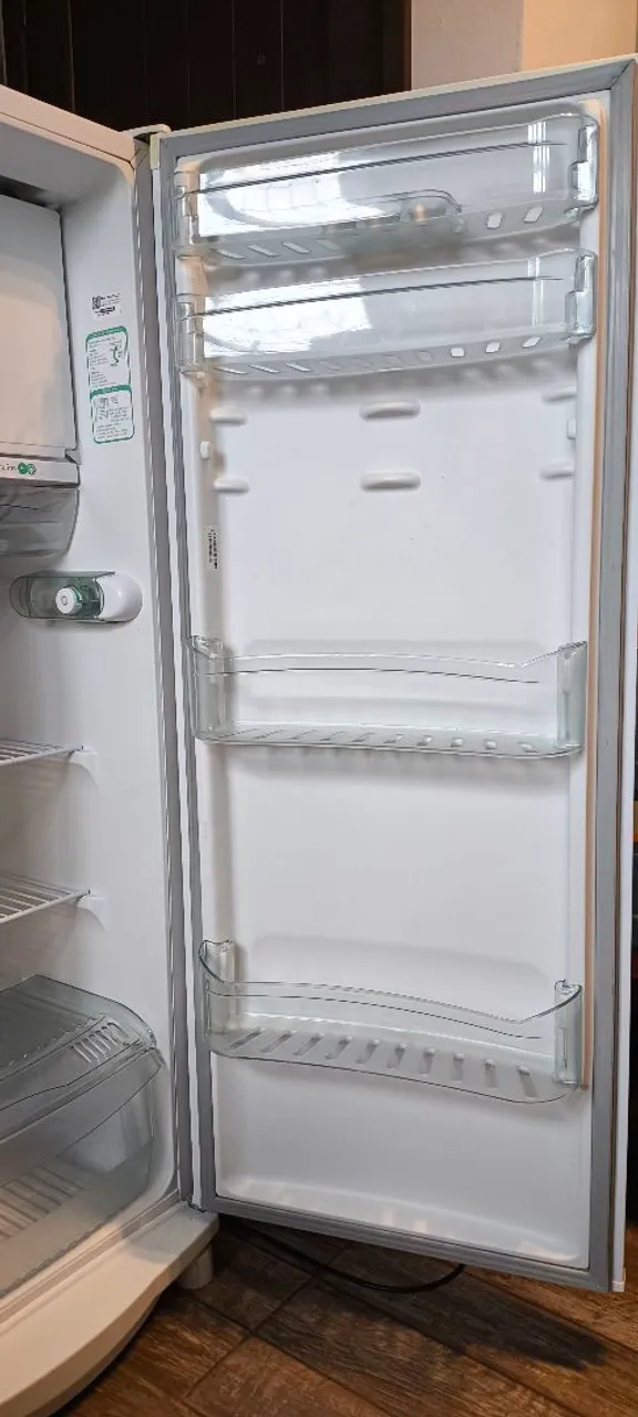 Geladeira Consul degelo seco 261L