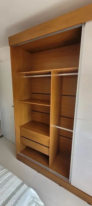 Guarda-roupa / Roupeiro com Espelho e 2 Portas de correr - usado - Foto 3