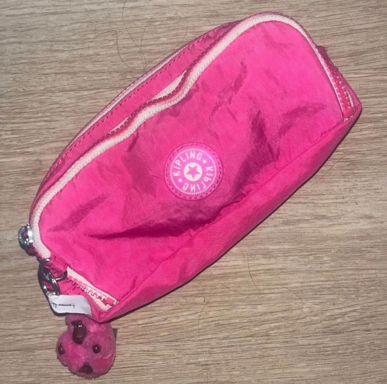 Estojo Kipling GITROY Rosa e Branco 