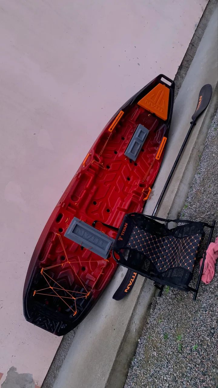 CAIAQUE DE PESCA COM CADEIRA E REMO