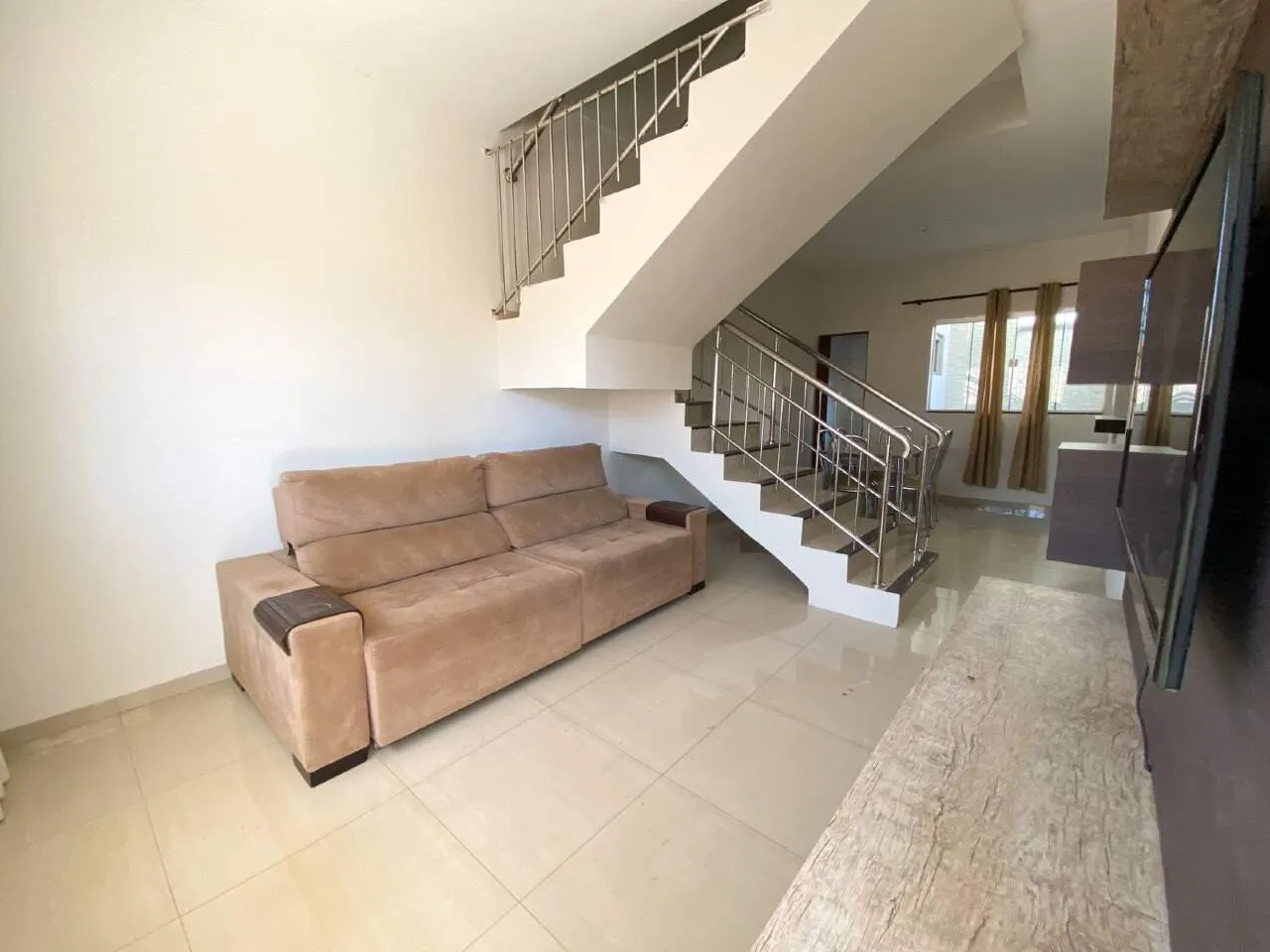 SOBRADO MOBILIADO EM CONDOMÍNIO NA QUADRA 205 SUL(ARSO22) COM 108,37M² SENDO 3 SUÍTES NO A