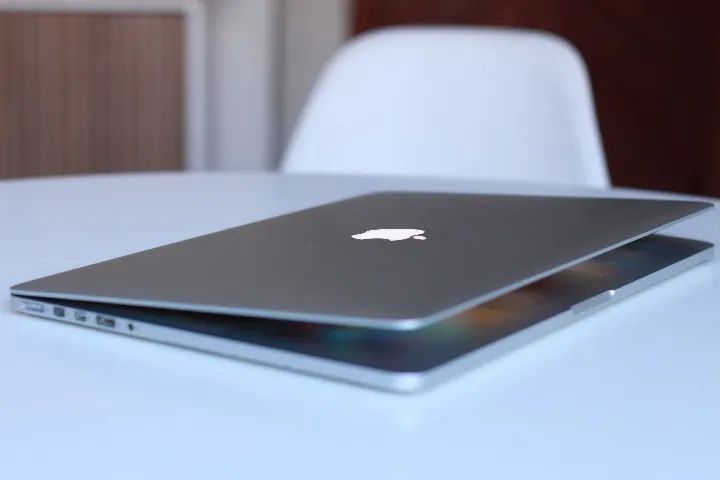 Troco por Câmera - MacBook Pro 15.4" core I7, 16gb ram, ssd 256 + super driver apple + cab
